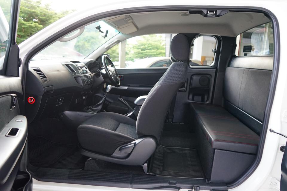 2015 TOYOTA VIGO SMART CAB 2.5 E PRERUNNER VNTURBO  9