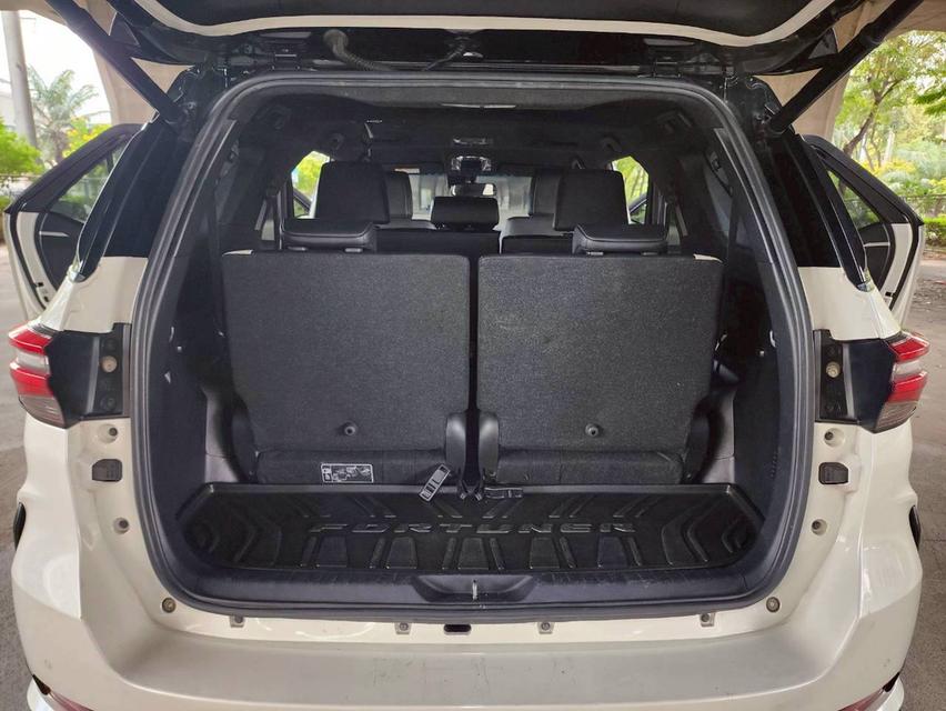 Toyota Fortuner 2.8 LEGENDER BLACK TOP 4WD AT ปี 2022 19