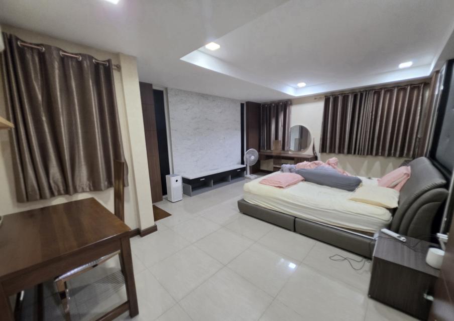 บ้านทาวเฮาส์ หลังมุม 2 ชั้น ใกล้ MRT จรัญ 13 พื้นที่ 35 ตารางวา 7