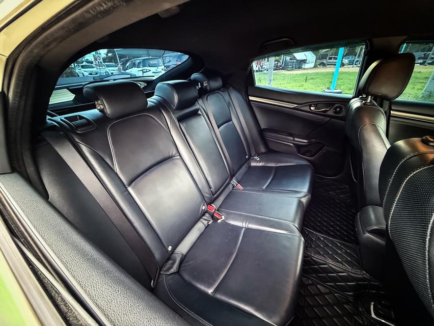 Civic 16