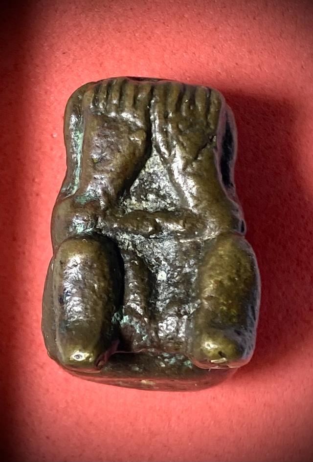 พระปิตาเก่าเนื้อสำริดขันลงหิน