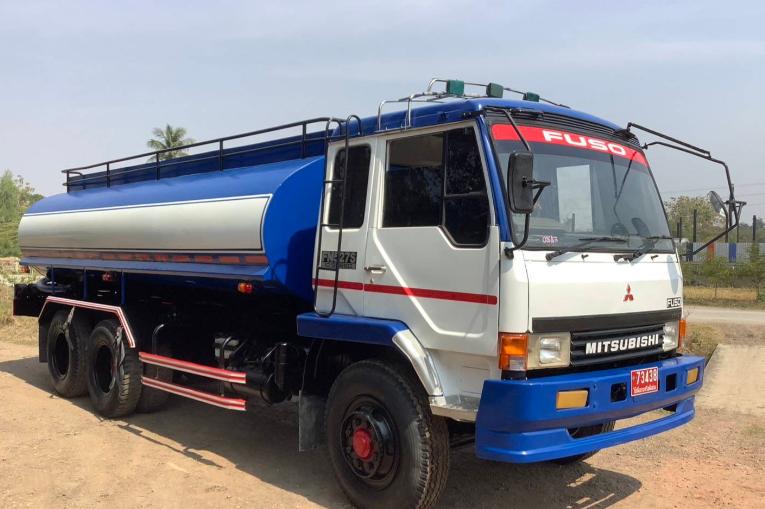 Mitsubishi Fuso 220 แรง รถบรรทุกน้ำ2เพลา ปี 46