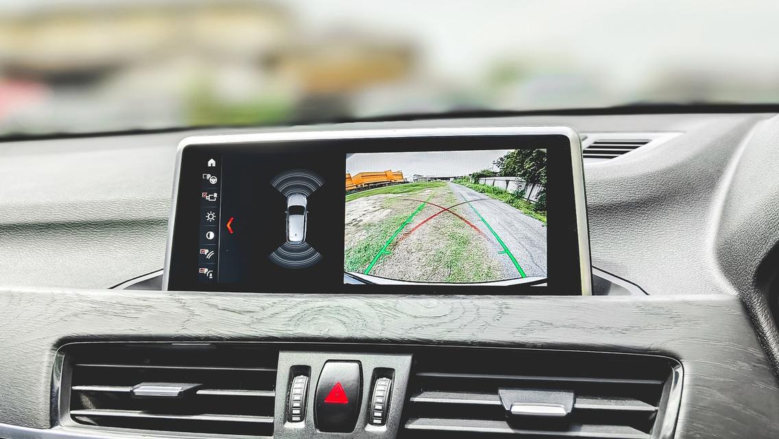 BMW X1 2.0 sDrive18d X-Line ปี 2019 จด 2021 รูปที่ 14