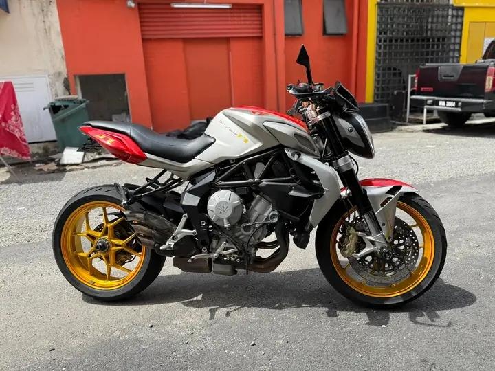 ขายด่วน MV Agusta Brutale 5