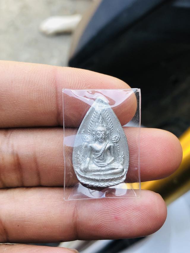 รายละเอียด:ปล่อยบูชาพระพุทธชินราช พิมพ์หยดน้ำ พระอาจารย์ตั๋น วัดบุญญาวาส จ.ชลบุรี•