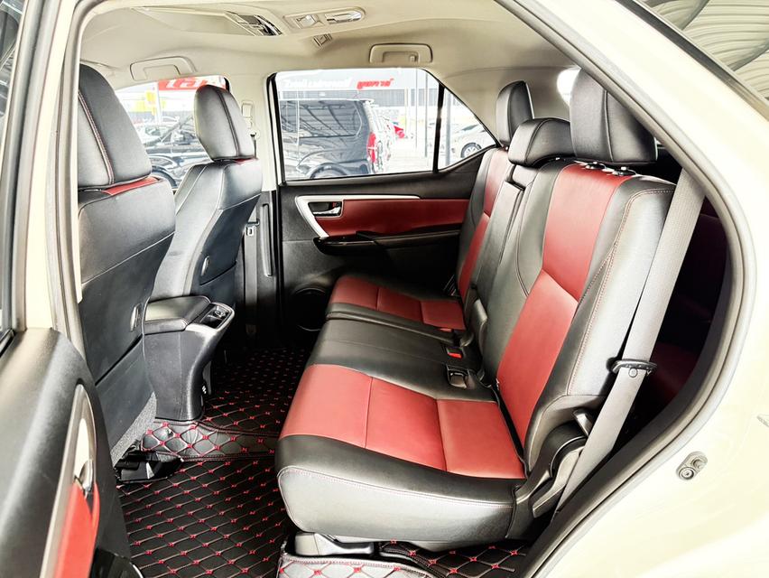  Toyota Fortuner 2.8 TRD Sportivo (ปี 2019) SUV AT - 2WD 11