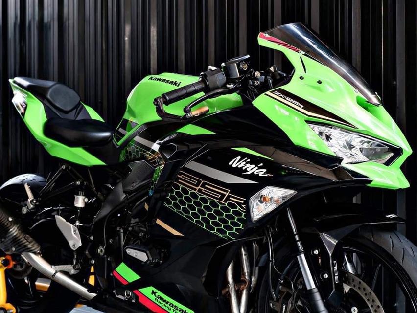 Kawasaki Ninja ZX-25R ABS SE ปี 2020 รถสีสวยมือ 2 7