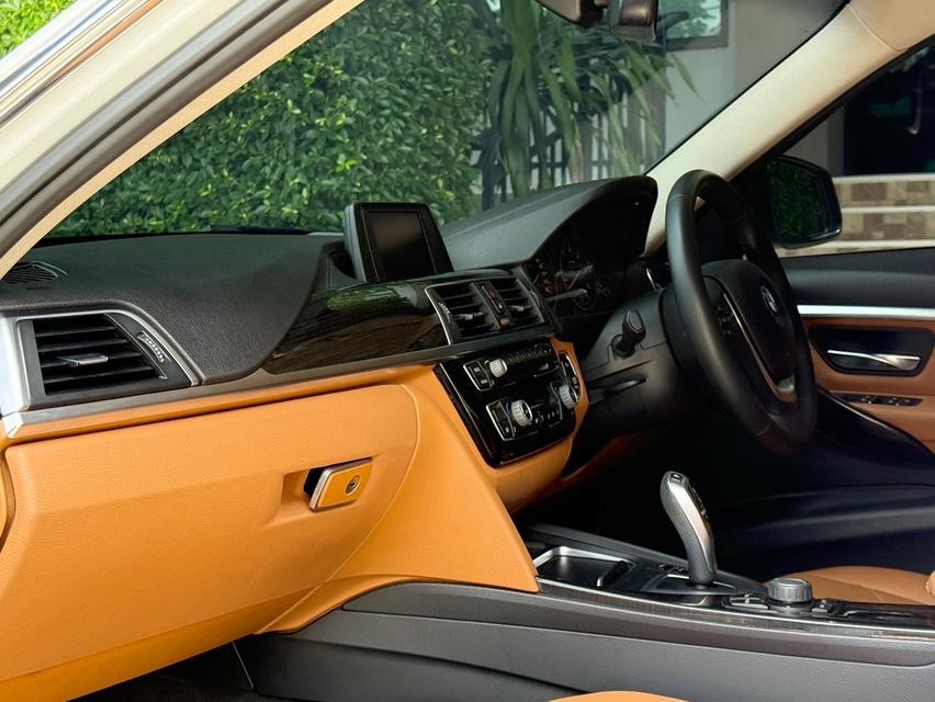 2019 BMW 320D F30 LCI รถมือเดียวออกป้ายแดง รถวิ่งน้อย เข้าศูนย์ตรงระยะ รถไม่เคยมีอุบัติเหตุครับ รูปที่ 11