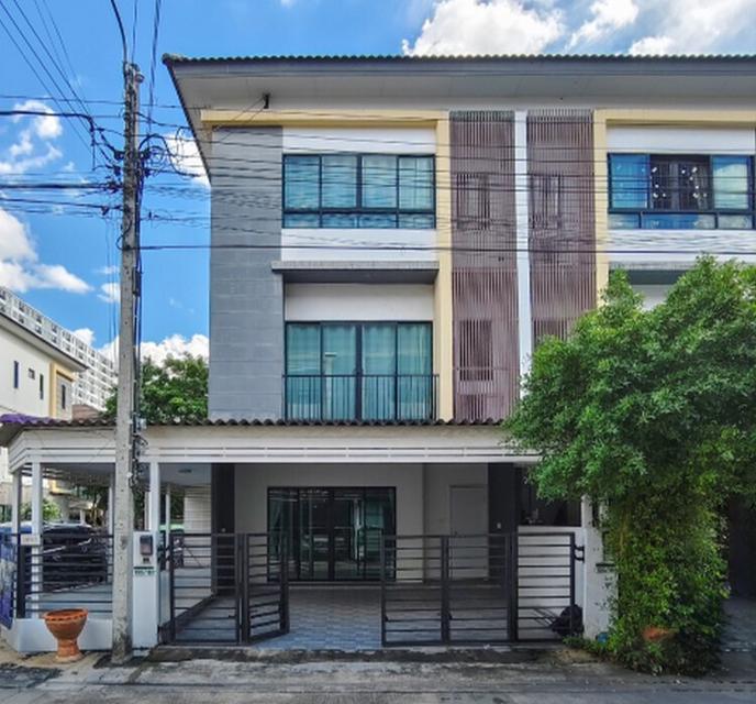 ขายทาวน์โฮมมือสองนนทบุรี โครงการ เดอะคอนเนคอัพ 3 รัตนาธิเบศร์ 17 (The Connect Up 3 Rattanathibet 17) หลังมุม ใกล้รถไฟฟ้าสายสีม่วงสถานี แยกนนทบุรี1 1