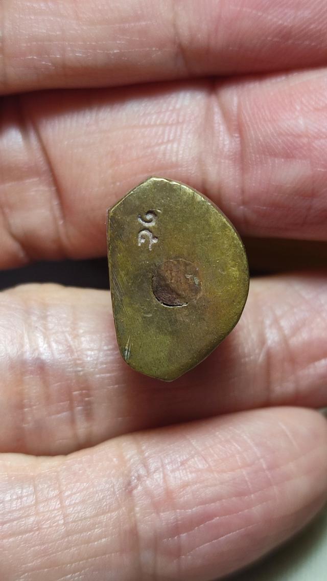 พระเก่า เนื้อหาจัดจ้าน พระบ้าน หลวงพ่อเงิน ปี 15 วัดท่าบัวทอง รูปที่ 5