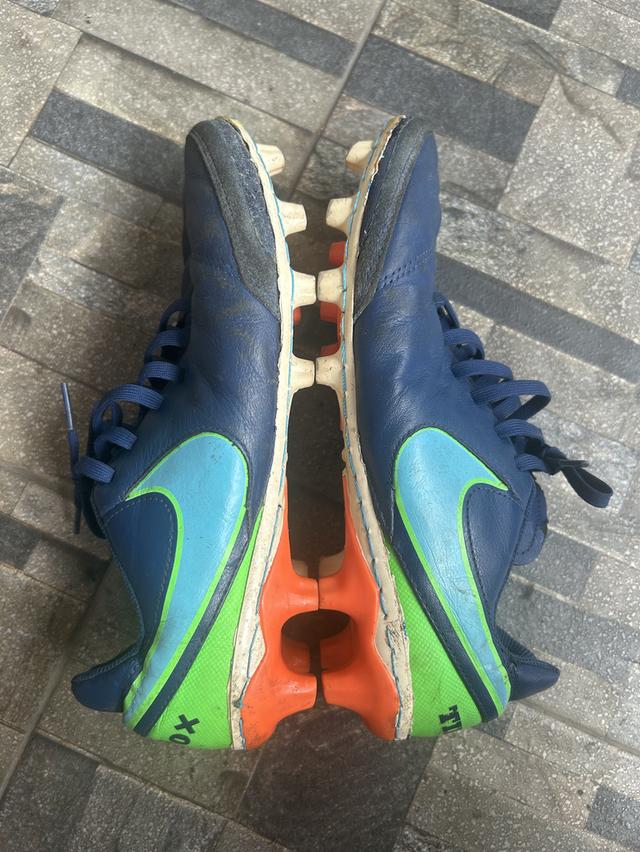 รองเท้าฟุตบอล สตั๊ด เบอร์40.5 ยาว25.5cm