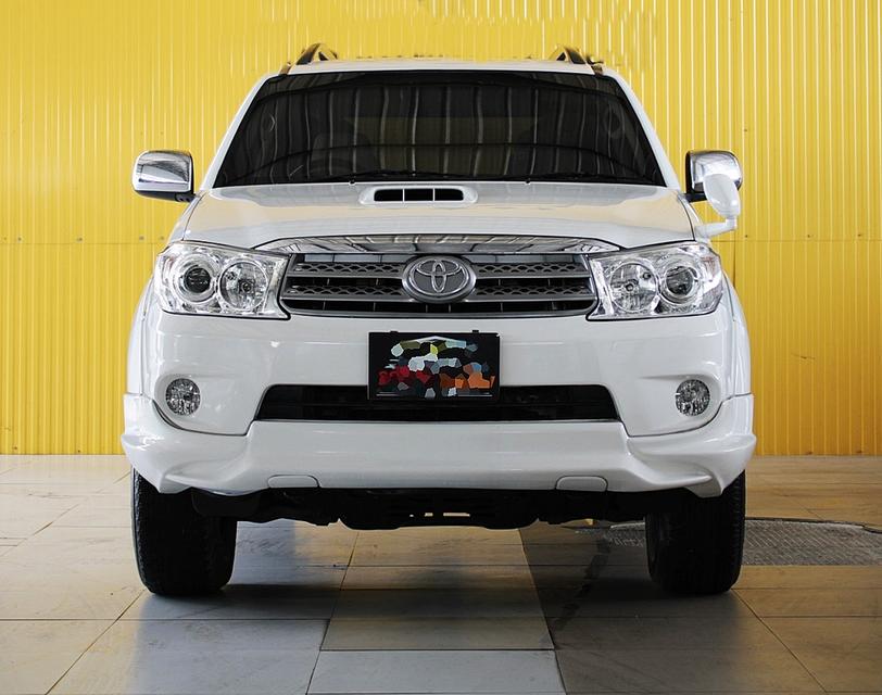 2007 Toyota Fortuner 3.0 TRD 4WD AT สีขาว รูปย่อยที่ 3