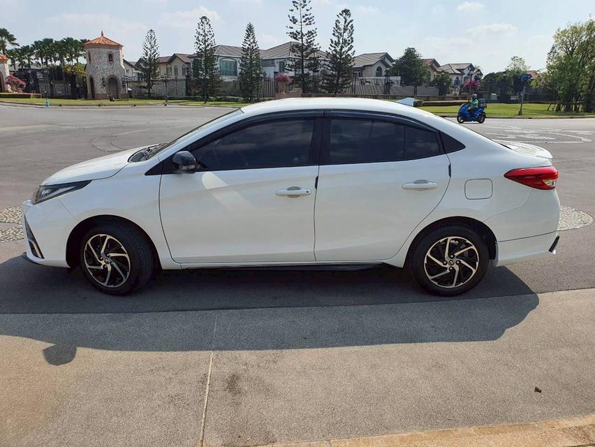 Toyota Yaris Ativ sport 2022 สีขาว รูปที่ 5