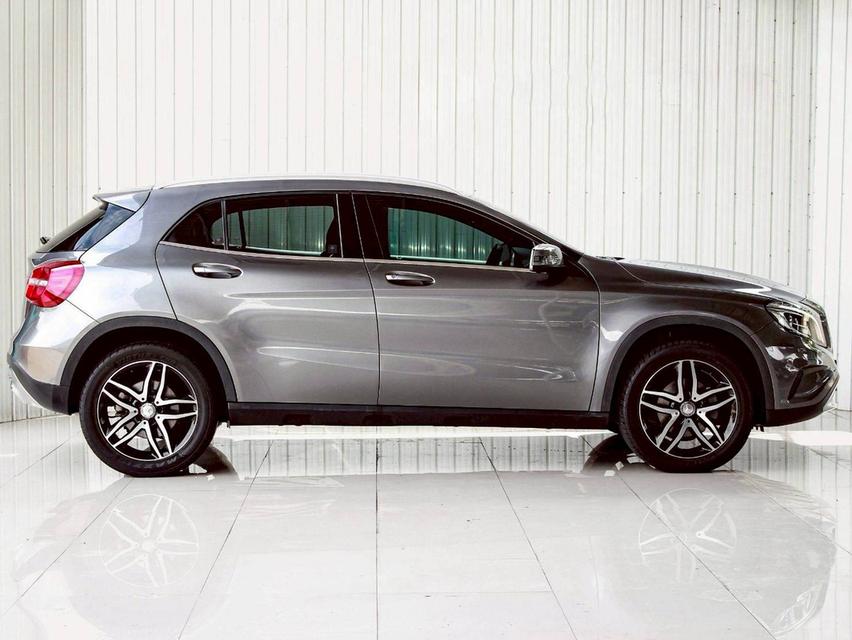 Benz Gla200 ปี17