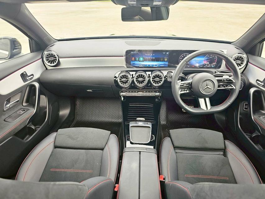 Mercedes-Benz A200 AMG Dynamic  facelift ปี 2023 11