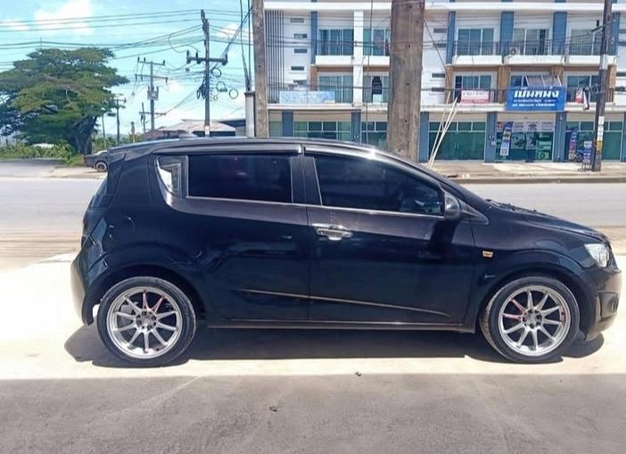 Chevrolet Sonic สีดำ 4