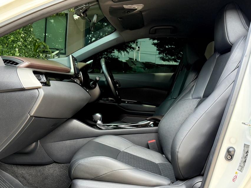 2019 TOYOTA CHR HV MID รถมือเดียว สภาพป้ายแดง เลขไมล์ 58,000 กม รถเข้าศูนย์ทุกระยะ ไม่เคยมีอุบัติเหตุครับ 13