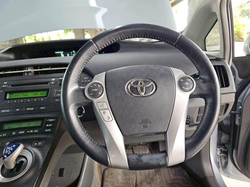 Toyota Prius Year 2012 (Hybrid) 17