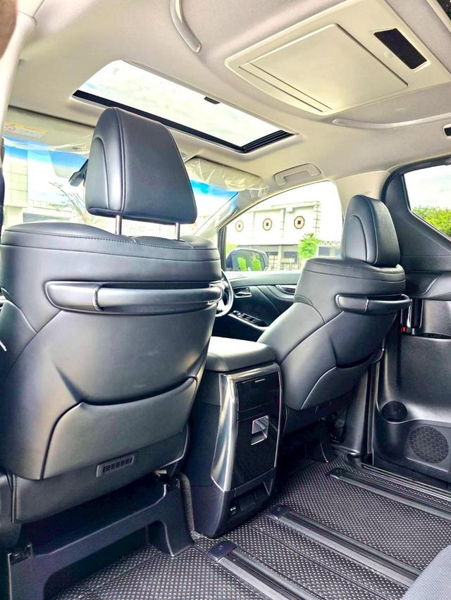 Toyota ALPHARD 2.5SC PACKAGE สีขาว ปี 2023 ไมล์ 34,000 กม.  11