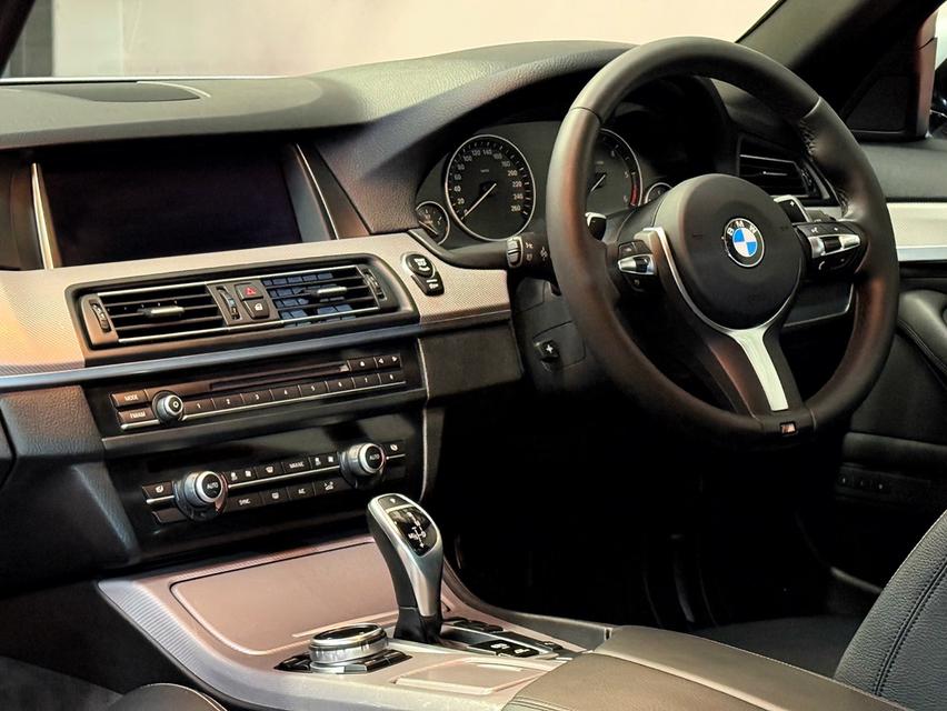 2015 BMW 525D MSPORT LCI รถมือเดียวออกป้ายแดง รถวิ่งน้อย เข้าศูนย์ทุกระยะ รถไม่เคยมีอุบัติเหตุครับ รูปที่ 12