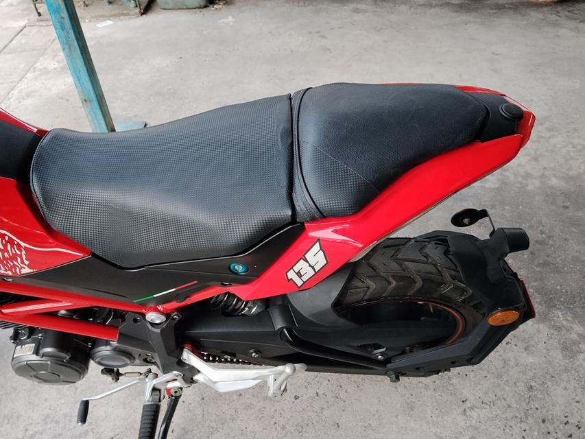 ใช้เพียง 1พันกว่าkm. Benelli TNT 135 ครับ รูปที่ 19