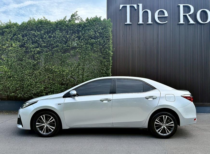 TOYOTA ALTIS 1.6 G Sedan AT 2018 3