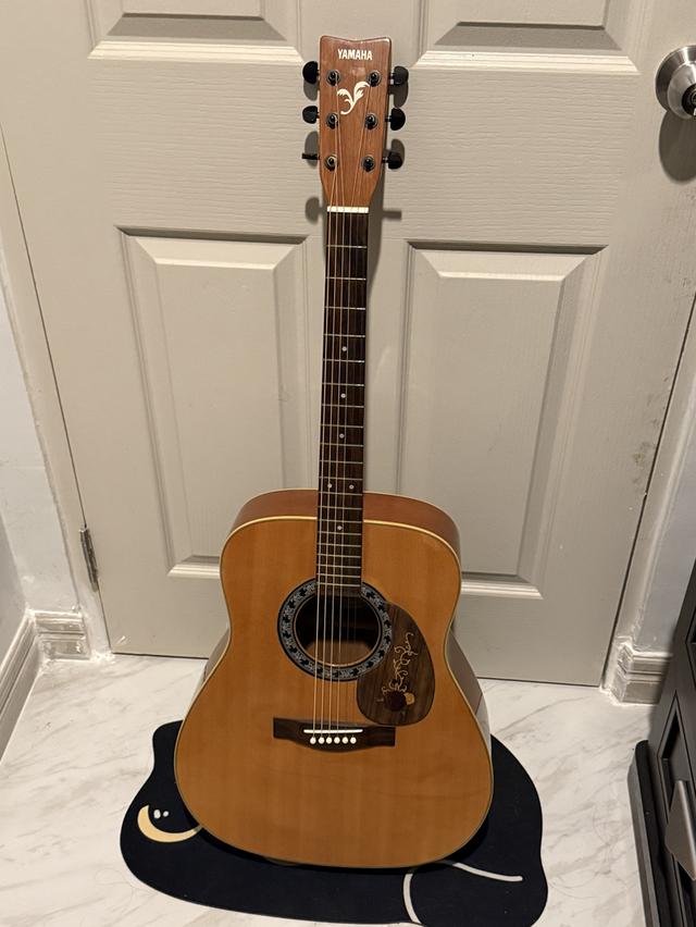 กีตาร์ Yamaha F370 + Pick up Fishman มือสองสภาพดี
