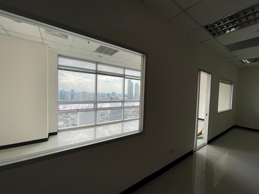 พื้นที่สำนักงาน ออฟฟิศ ในอาคาร Jewelry Trade Center ติด BTS สุรศักดิ์ 100 ตรม ชั้น 37 วิวแม่น้ำ 3
