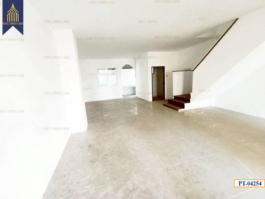 ขาย ทาวน์เฮ้าส์ เรวดี 3 ตลาดขวัญ นนทบุรี สไตล์โมเดิร์น แต่งใหม่ 4