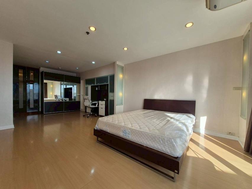 คอนโด State Tower ใกล้รถไฟฟ้าและท่าเรือ อยู่ในแหล่งธุรกิจ และใกล้ รร.ดังหลายแห่ง 4