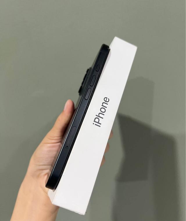 iPhone 16 สี Black  4