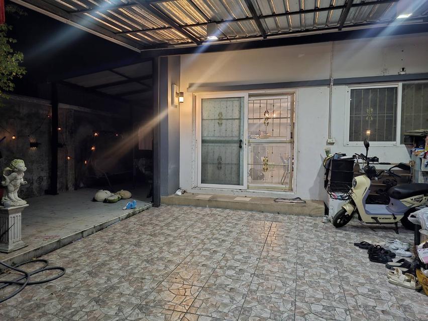 ทาวน์เฮาส์ 30.8 ตรว  ใกล้ BIG C ลำลูกกา คลอง5 2