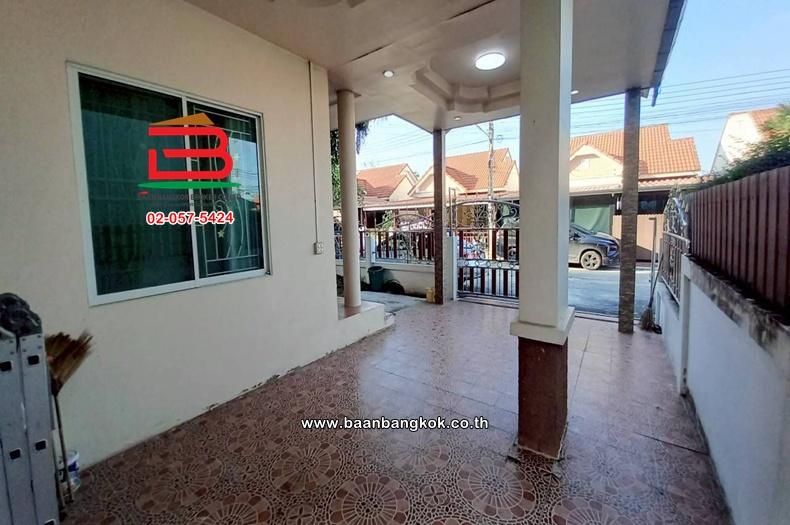 บ้านเดี่ยว เนื้อที่ 34.8 ตร.ว. หมู่บ้านนันทวัน 10 (ซอยเลียบวารี 37) ถนนเลียบวารี แขวงโคกแฝด เขตหนองจอก 5