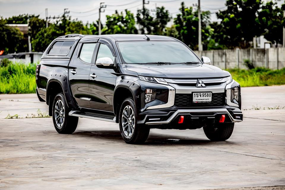 MITSUBISHI TRITON 2.4 GT PLUS DOUBLE CAB เกียร์ Auto สีเทา ปี 2019 ไมล์ 59,000 แท้
