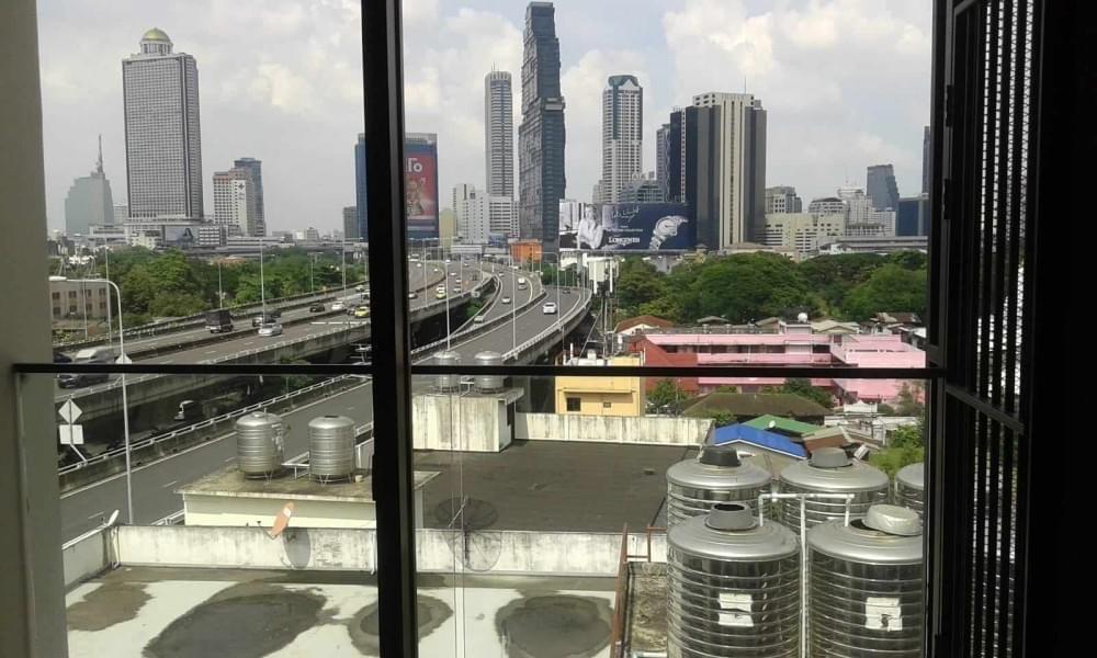 Blossom Condo Sathorn Charoenrat ขายถูกมาก 4