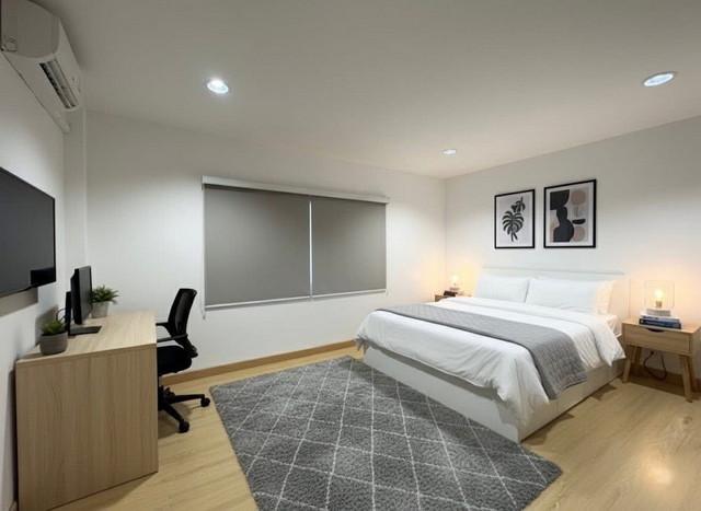 บ้านเดี่ยว ใกล้MRTสุทธิสาร 500 ตร.ม.5 ห้องนอน 4ห้องน้ำ สระว่ายน้ำส่วนตัว ซอยโชคอำนวย 4