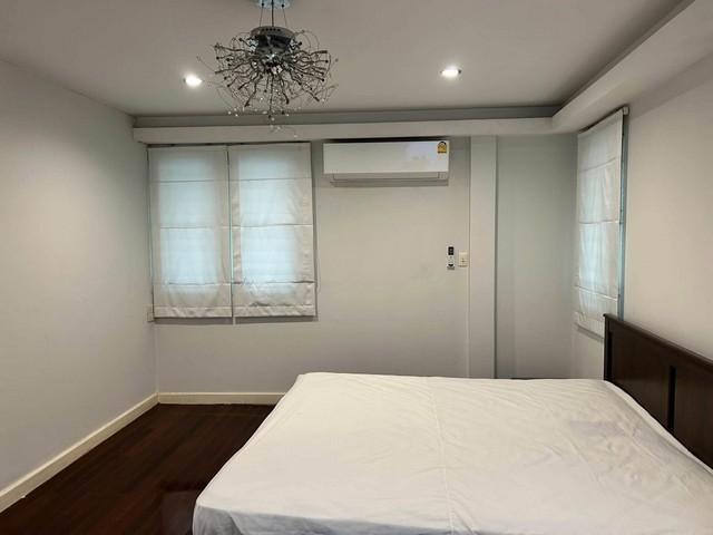 ให้เช่าบ้านเดี่ยว ย่านพระราม 9 ซอย 43 ใกล้ The Nine Center Rama 9 เหมาะสำหรับอยู่อาศัย หรือทำ Home Office พร้อมเฟอร์นิเจอร์ครบ 12