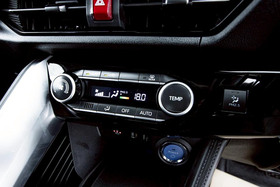 TOYOTA YARIS CROSS 1.5 HEV PREMIUM 2025 12