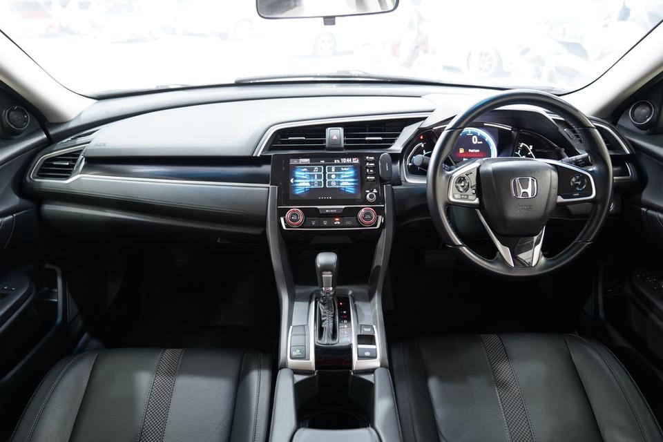 HONDA CIVIC 1.8 EL AT ปี 2019 สีขาว 4