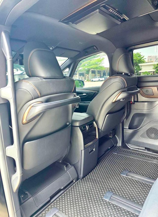 TOYOTA ALPHARD Z 2WD สีดำ ปี 2025 ไมล์ 10,000 กม. 11