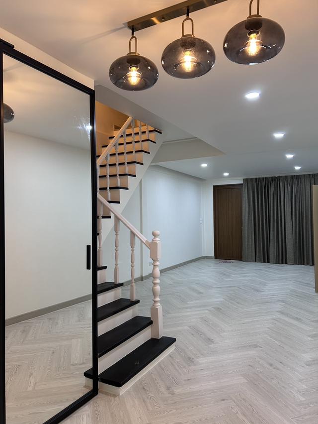 Townhouse 2 ชั้น Renovate ใหม่ทั้งหลัง หลัง Central Bangna 1
