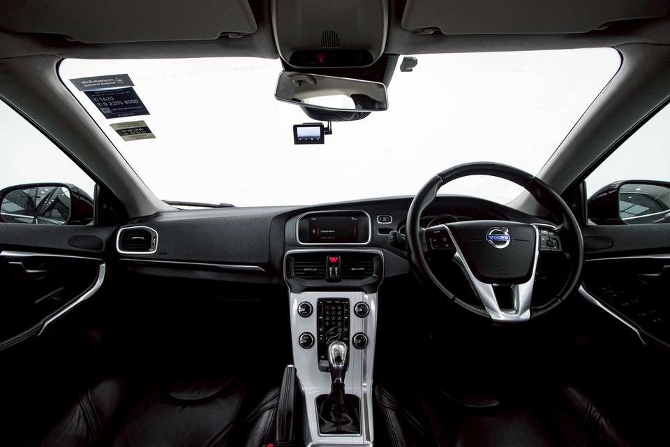VOLVO V40 T5 S 2.0 2015