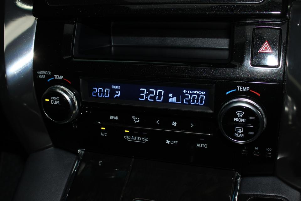 2016  TOYOTA VELLFIRE 2.5 ZG EDITION 4