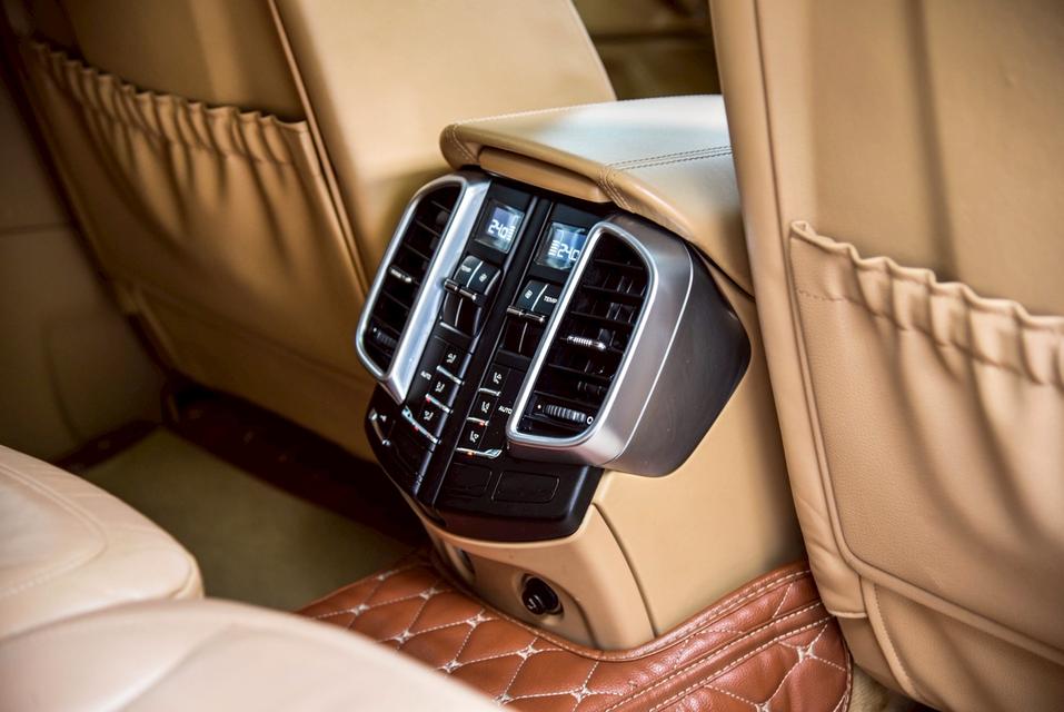 รหัสรถ CBL5367 Porsche CAYENNE 3.0 D 4WD AT 2012 13