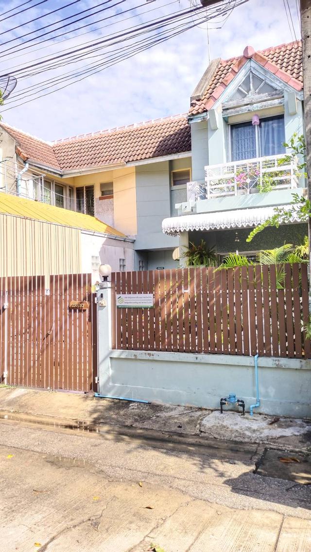 ขายบ้านทาวน์เฮ้าส์ 2 ชั้น 21 ตรว. ม.พูนสินธานี 3 1