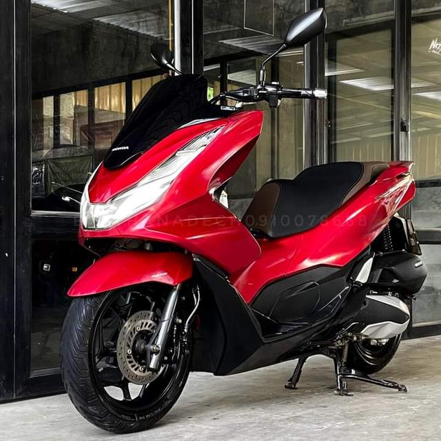 Honda pcx สีแดง