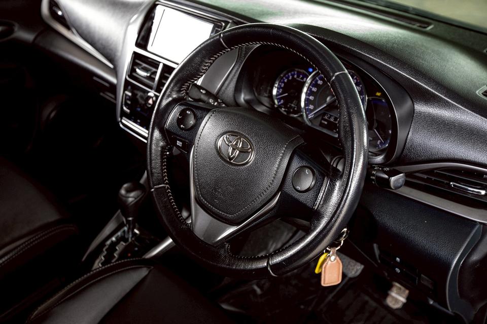 Toyota Yaris Ativ 1.2Entry ปี2022  สีเทา มือเดียวป้ายแดง  16