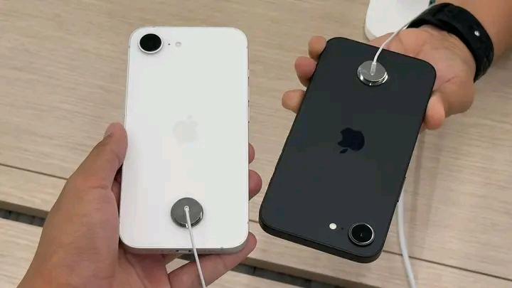 iPhone 16e พร้อมใช้งาน