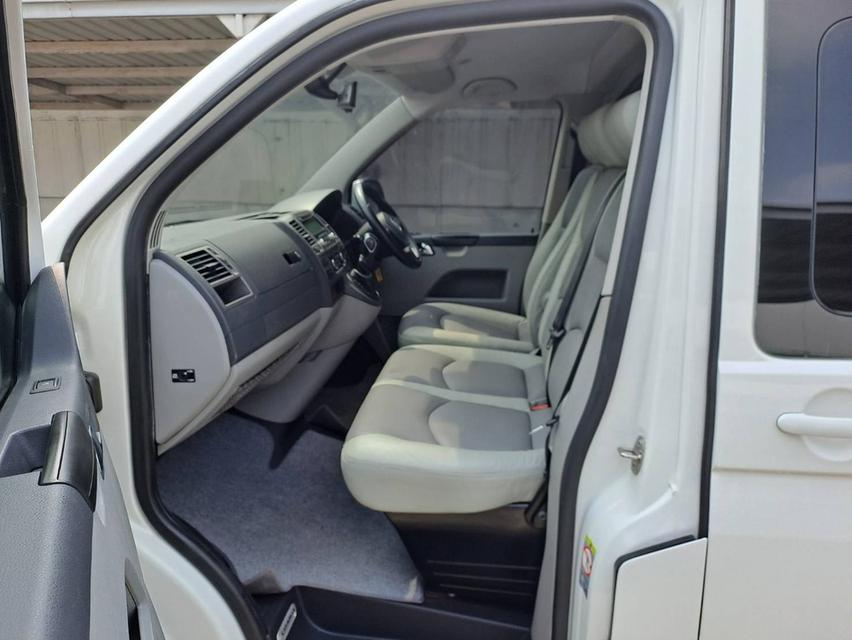 VOLKSWAGEN CARAVELLE 2.0 TDI ปี2014 สีขาว 12