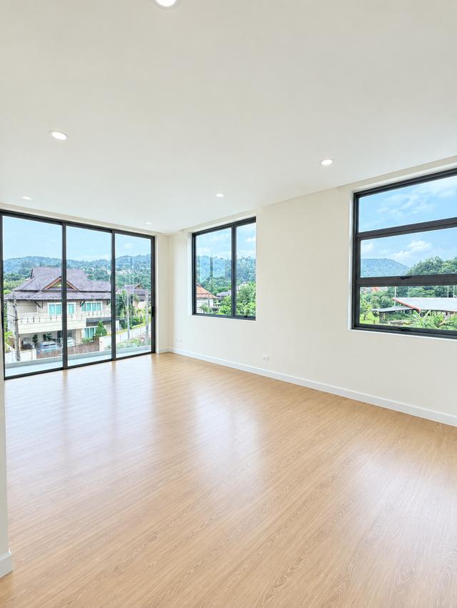 LUXURY VILLA FOR SALE – LAGOON CHALONG 12